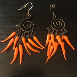 Cute hot pepper fashion earrings 🌶